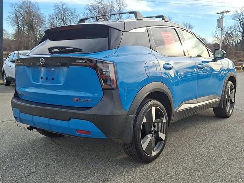 2025 Nissan Kicks SR