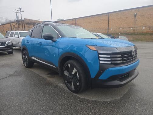 2025 Nissan Kicks SR