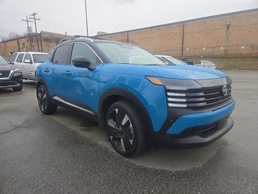 2025 Nissan Kicks SR