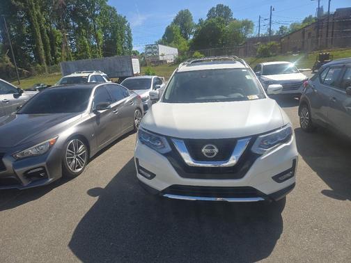 Pearl White 2018 Nissan Rogue SL