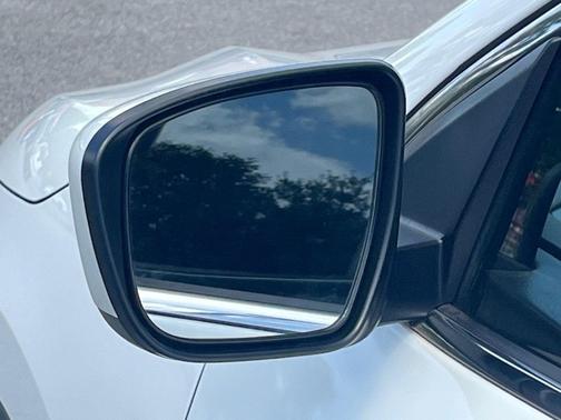 Glacier White 2021 Nissan Rogue Sport S