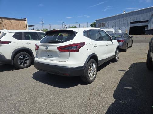 Glacier White 2021 Nissan Rogue Sport S