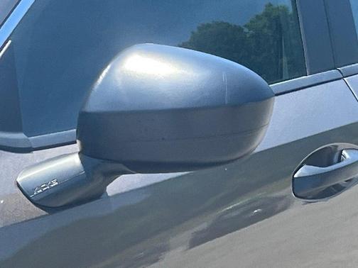 Canyon Bronze Metallic 2026 Nissan Kicks S