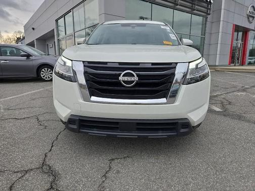 2022 Nissan Pathfinder S 2WD