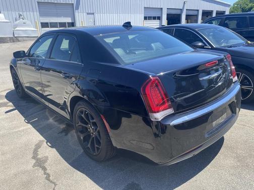 Gloss Black 2019 Chrysler 300 S
