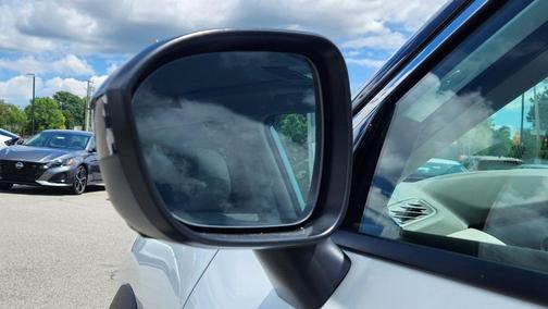 Everest Wht Prl 2026 Nissan Rogue Dark Armor