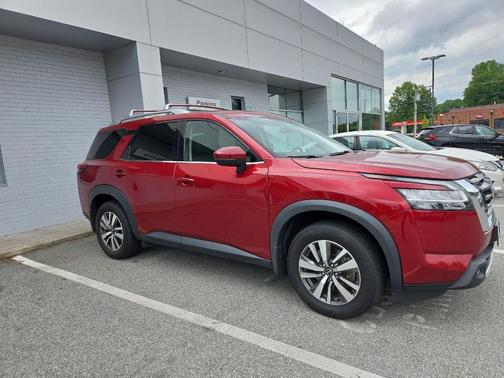 Scarlet Ember Tintcoat 2023 Nissan Pathfinder SL FWD