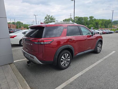 Scarlet Ember Tintcoat 2023 Nissan Pathfinder SL FWD