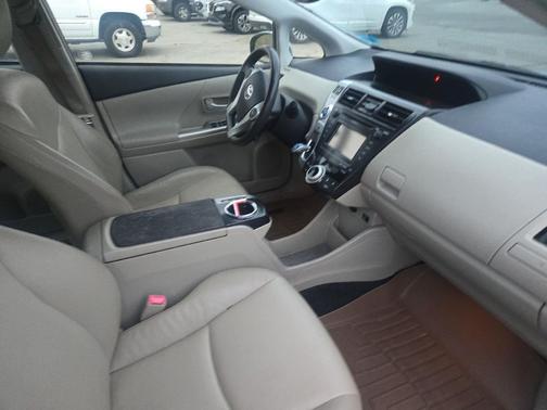 2012 Toyota Prius v Five