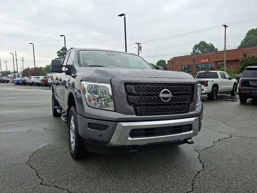 2024 Nissan Titan XD SV