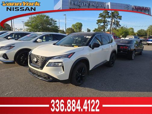 Pearl White Tricoat 2023 Nissan Rogue SV