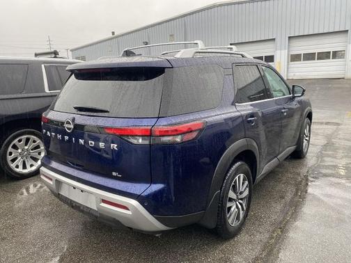 2025 Nissan Pathfinder SL FWD