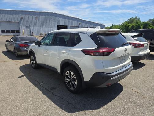Pearl White Tricoat 2023 Nissan Rogue SV