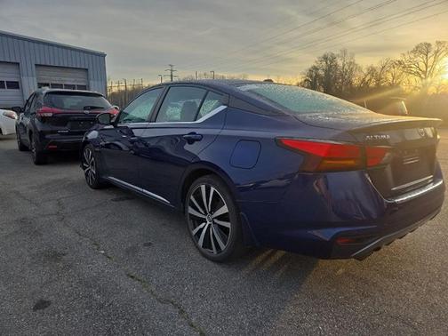 2021 Nissan Altima SR FWD