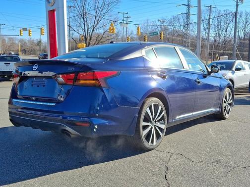 2021 Nissan Altima SR FWD