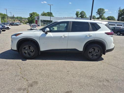 EVEREST WHT PRL 2026 Nissan Rogue SV