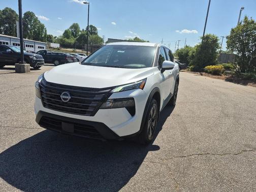 EVEREST WHT PRL 2026 Nissan Rogue SV