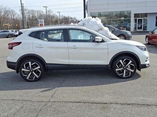 2022 Nissan Rogue Sport SL