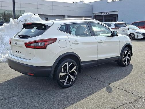 2022 Nissan Rogue Sport SL