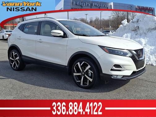 2022 Nissan Rogue Sport SL