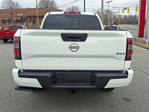 2026 Nissan Frontier SV