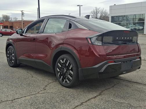 2026 Nissan Leaf PLATINUM+