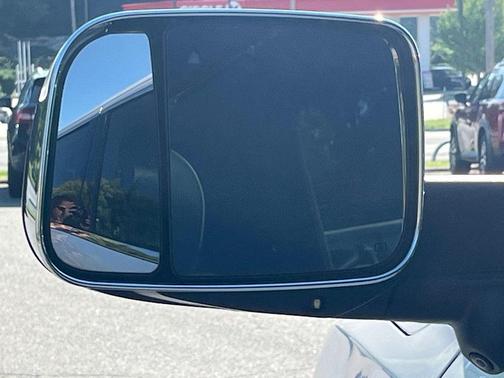 Bright White Clearcoat 2021 RAM 1500 Limited