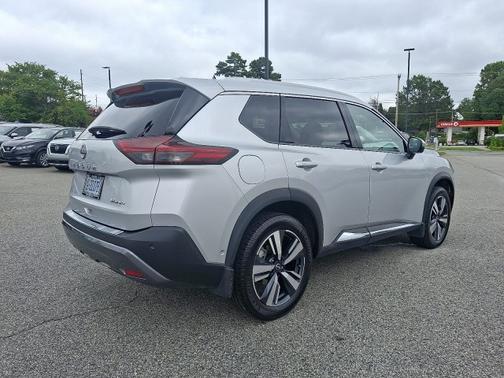 2022 Nissan Rogue SL