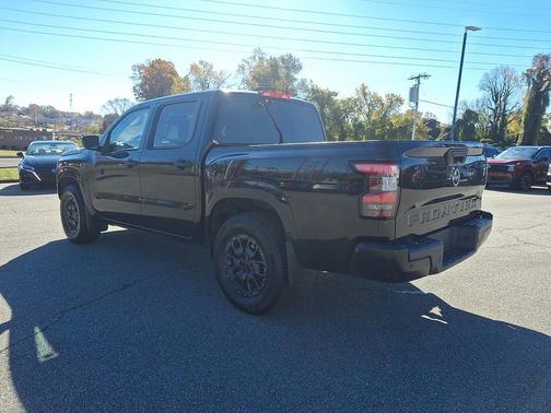 2022 Nissan Frontier S