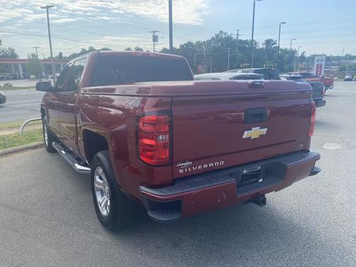 Summit White 2018 Chevrolet Silverado 1500 2LT