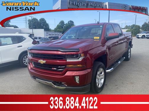 Summit White 2018 Chevrolet Silverado 1500 2LT