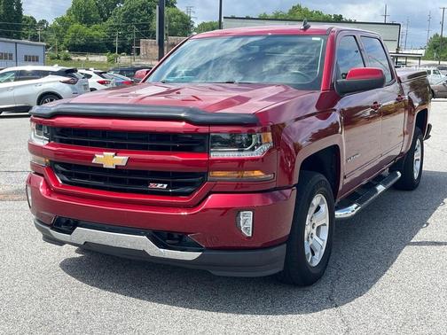 Summit White 2018 Chevrolet Silverado 1500 2LT
