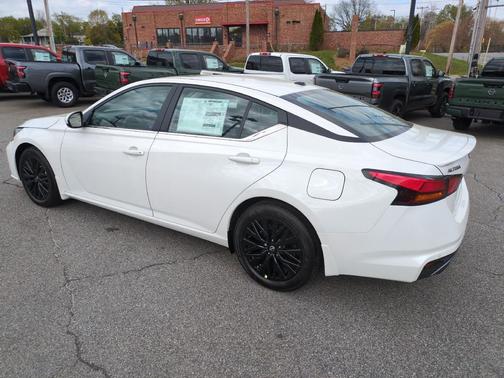 2026 Nissan Altima SV FWD