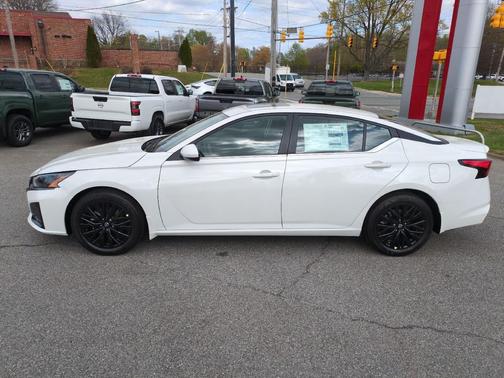 2026 Nissan Altima SV FWD