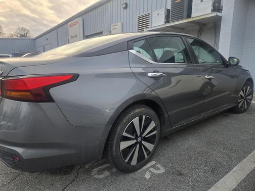 2021 Nissan Altima 2.5 SV