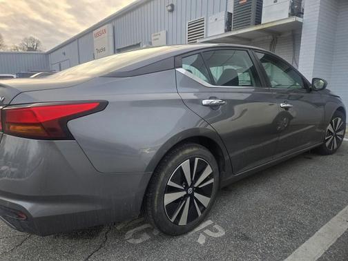 2021 Nissan Altima 2.5 SV