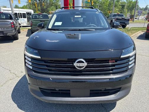 SUPER BLK 2026 Nissan Kicks SR