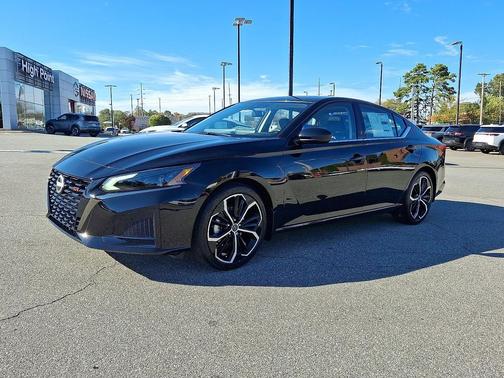 2025 Nissan Altima SR FWD