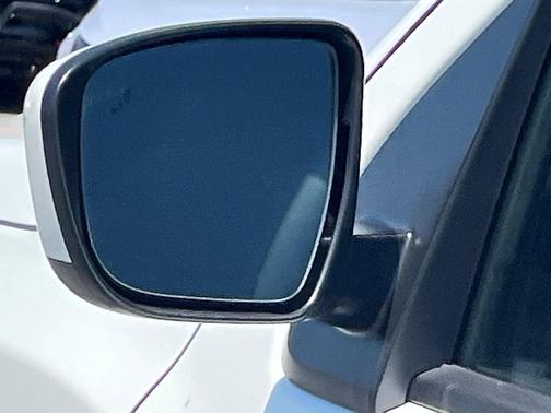 Glacier Wht 2026 Nissan Frontier PRO-4X