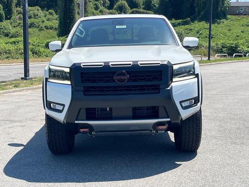 Glacier Wht 2026 Nissan Frontier PRO-4X