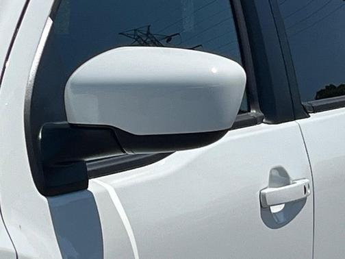 Glacier Wht 2026 Nissan Frontier PRO-4X