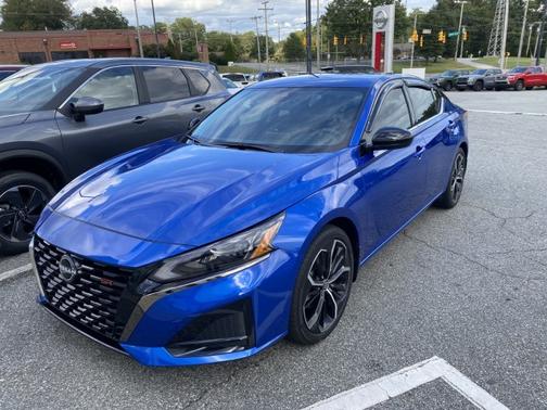 2025 Nissan Altima SR