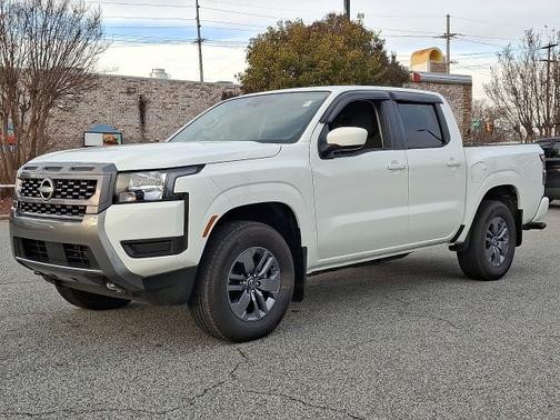 2025 Nissan Frontier SV