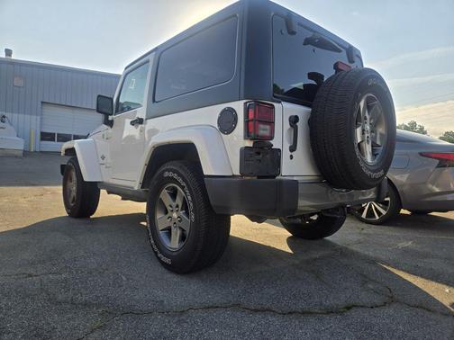 Bright White Clearcoat 2015 Jeep Wrangler Freedom Edition