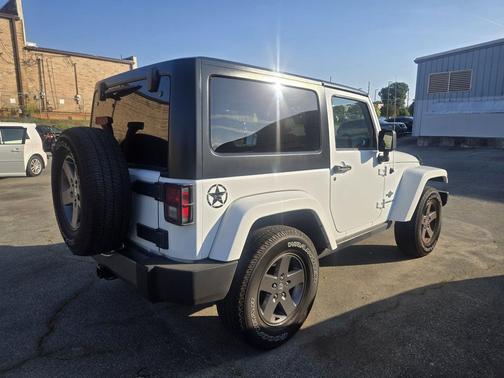 Bright White Clearcoat 2015 Jeep Wrangler Freedom Edition