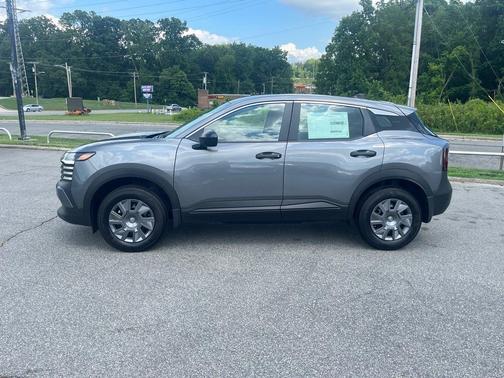 Gun Metallic 2026 Nissan Kicks S