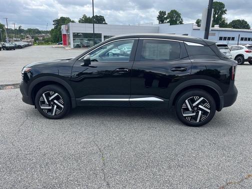 Super Black 2026 Nissan Kicks SV