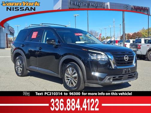2023 Nissan Pathfinder SL