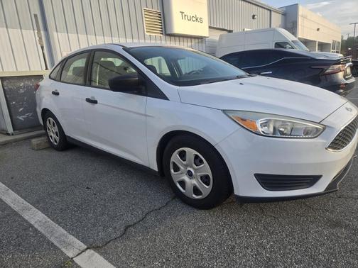 Oxford White 2015 Ford Focus S