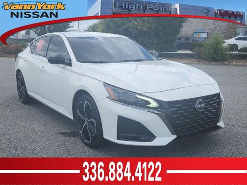 Glacier White 2025 Nissan Altima SR FWD